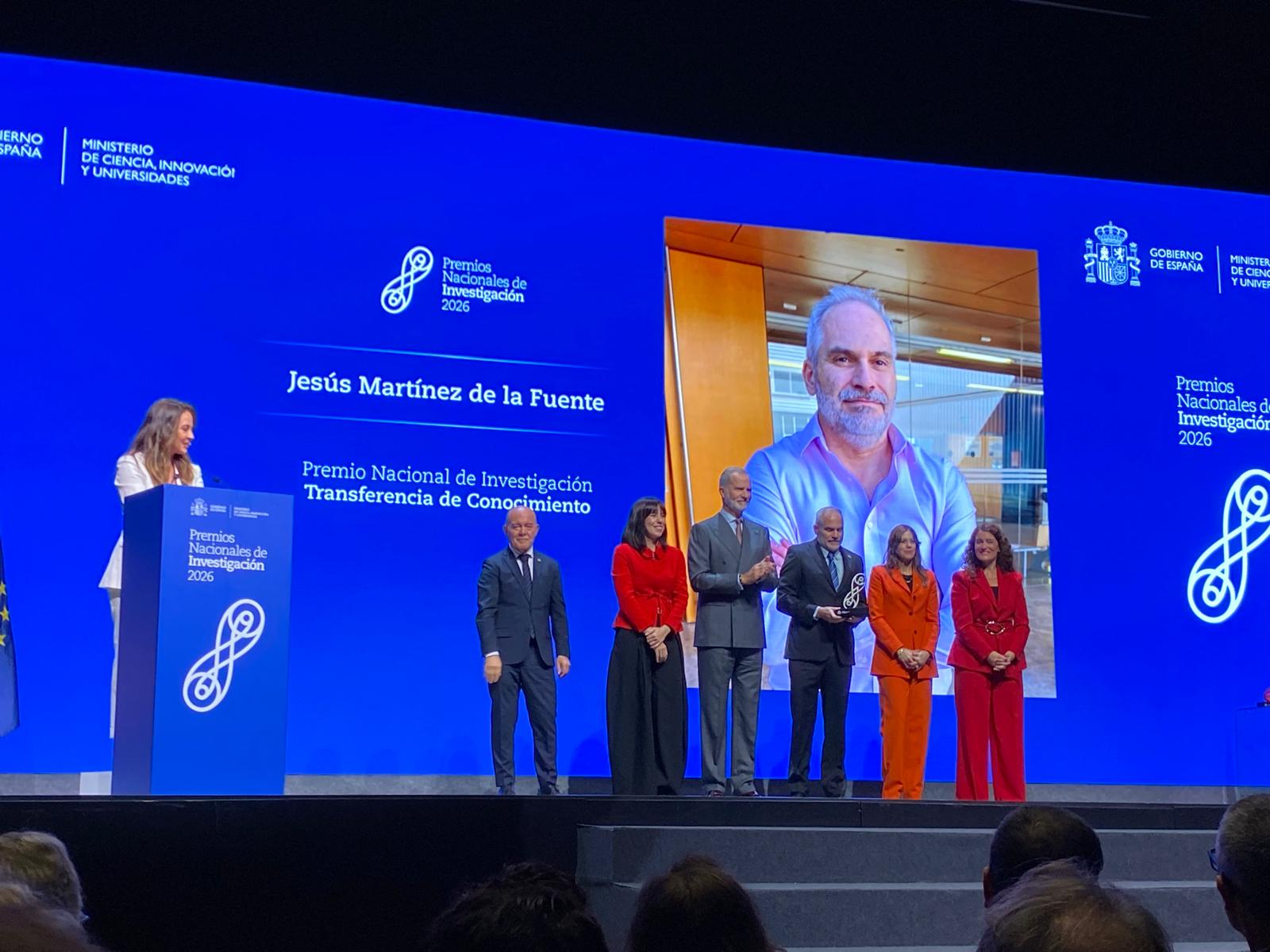 Jesús Martínez de la Fuente recibe el Premio Nacional de Investigación por llevar la nanobiotecnología del laboratorio al mercado